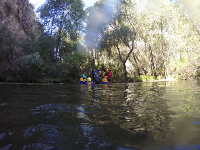 Nadando en el rio