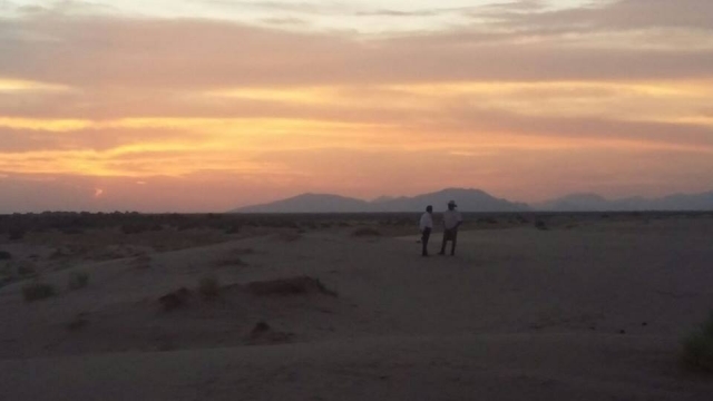 Mirando el atardecer