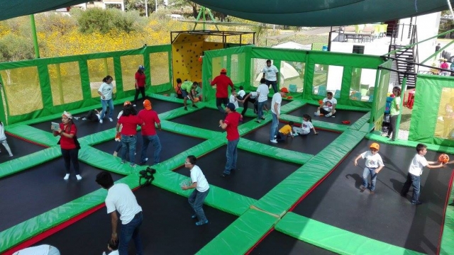 salta con tus amigos