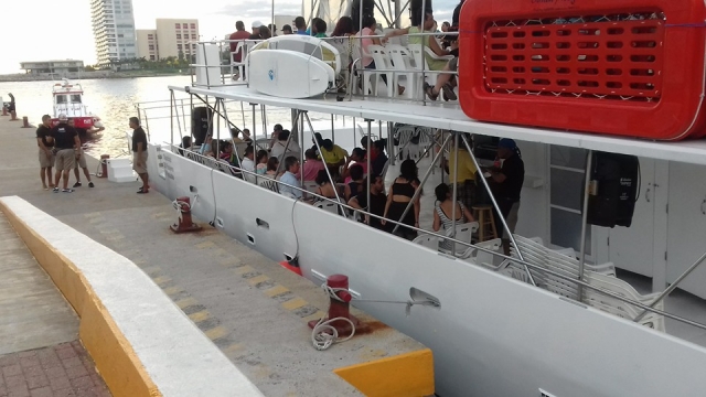 Montando todos al barco