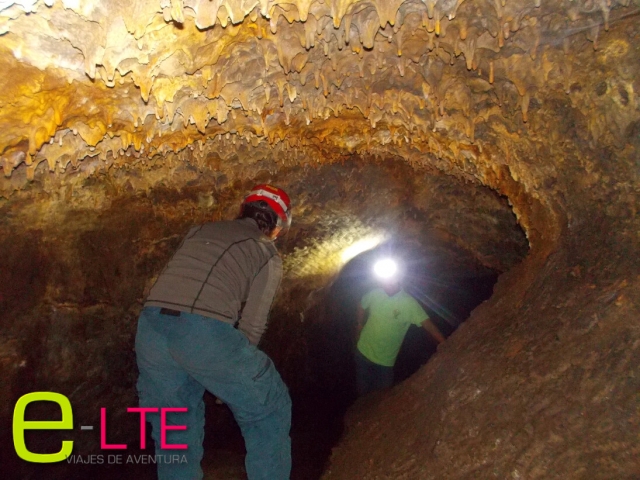 Camina entre muros circulaternera