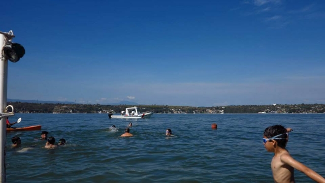 Pasea en barco y haz actividades