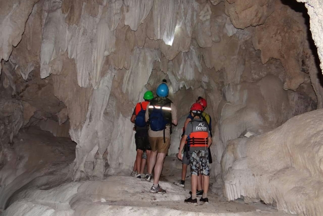 Conoce lo que es hacer espeleologia