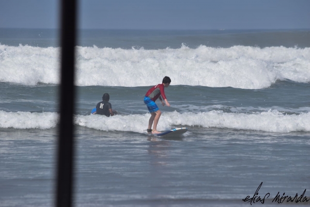 Primer enchufe con el surf