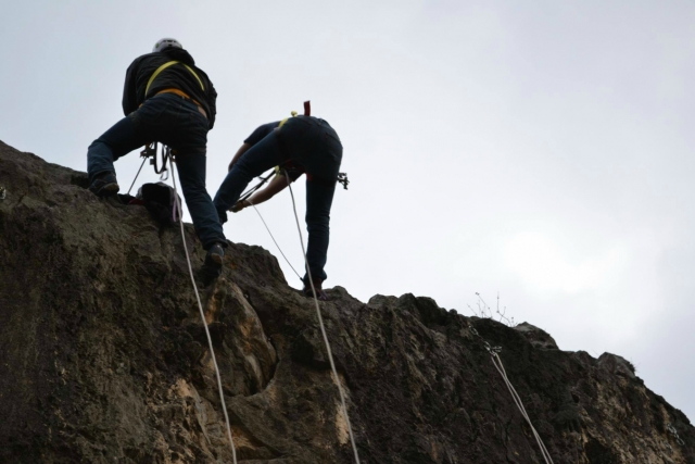 Desciende por cerros