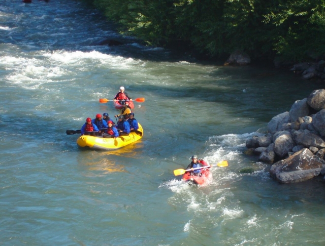 Rafting con monitoternera en la piragua