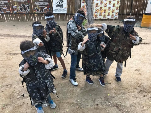 Jugadoternera de paintball infantil