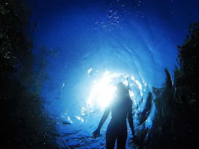 Hermosas aguas azul turquesa