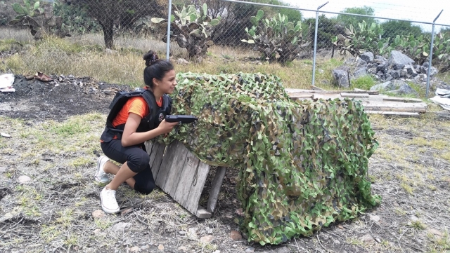Escondete en las barreras