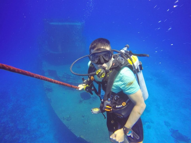 Buceo en el barco hundido
