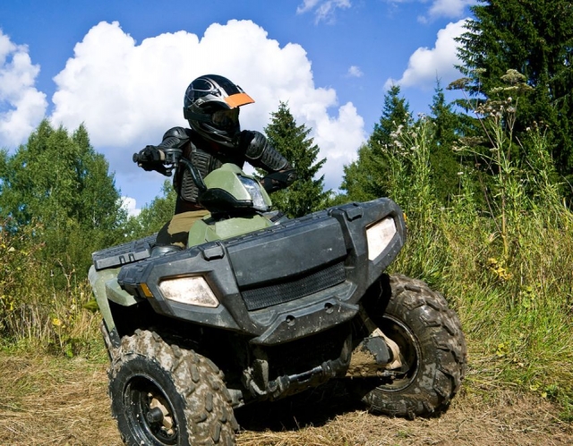 Girando el quad en la curvas