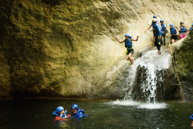 Actividad de barranquismo para toda la familia