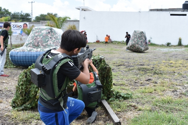 Cubrete y apunta a tus enemigos