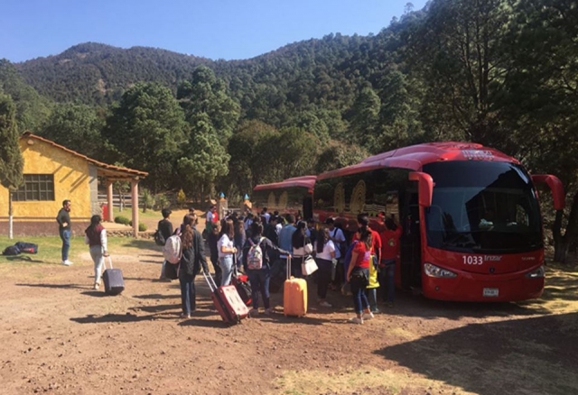 Llegada de los niños al rancho