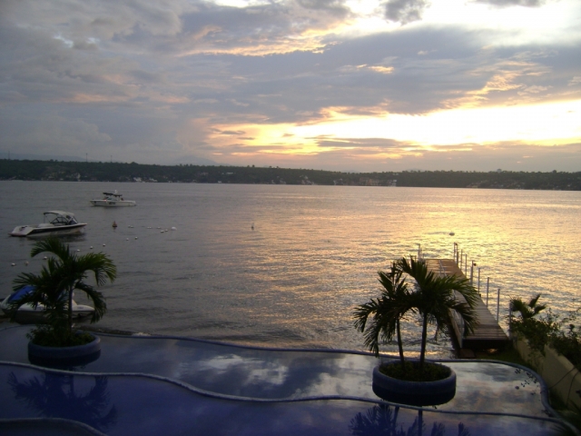 Atardecer en la laguna de Teques
