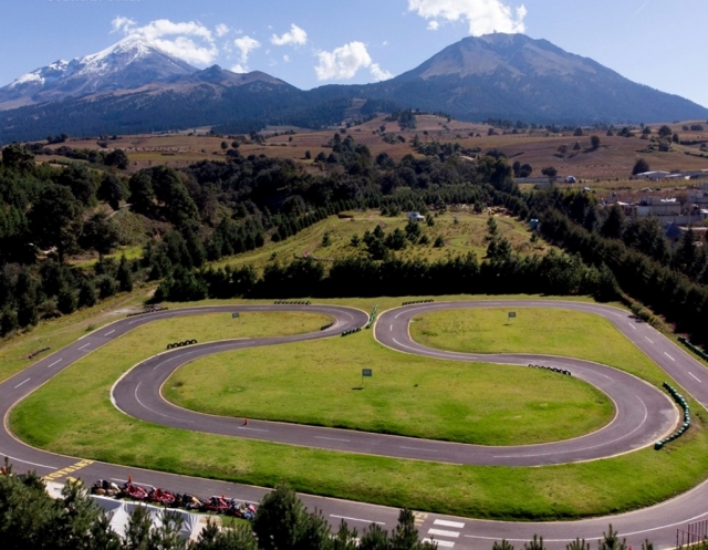 Súbete a un go kart y diviértete a lo grande