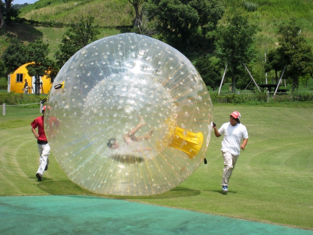 Siempre estaremos brindándote apoyo en el zorbing