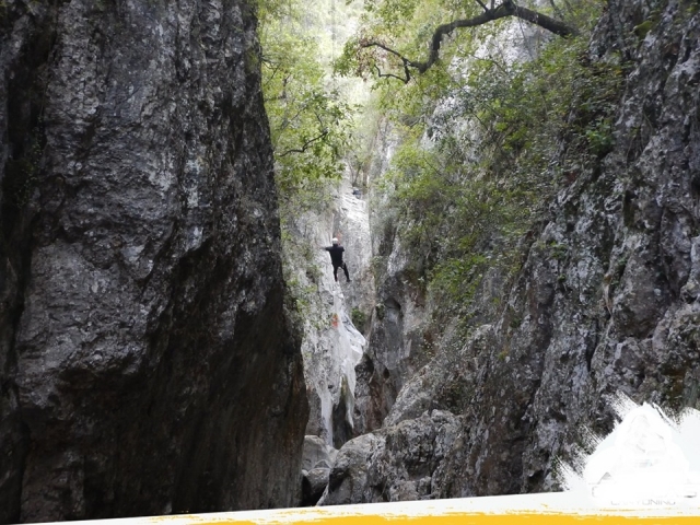 Barranquismo en cascadas de Monterrey