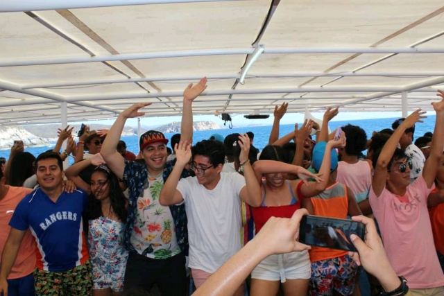 Fiesta a bordo de nuestro catamarán 