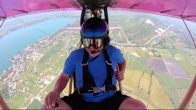 Adrenalina al máximo mientras vuelas sobre Tequesquitengo 