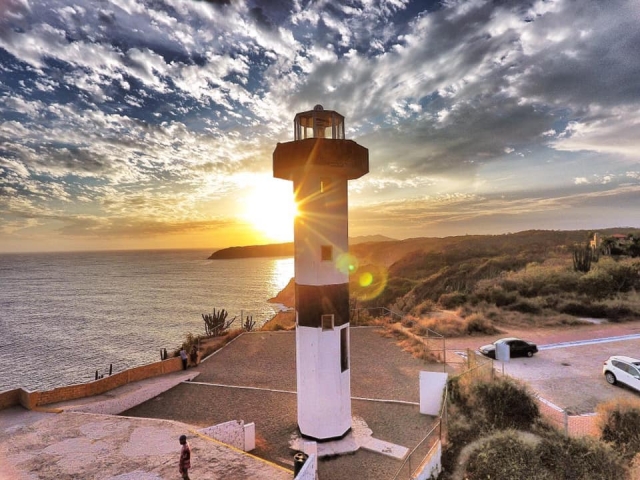 Faro de Bahía de Huatulco 