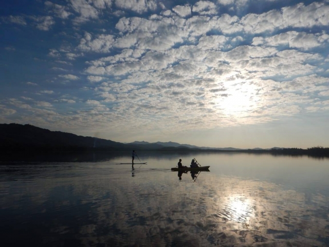 Experimenta laguna fluorescente 