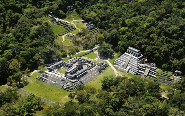 Senderismo hacia las ruinas