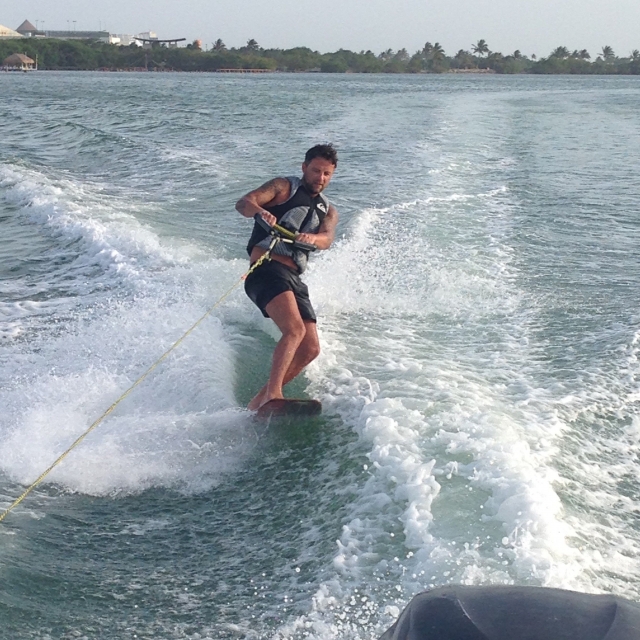 Domina el océano practicando esquí acuático