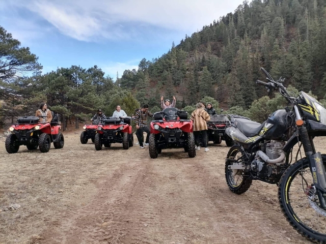 Contarás con guía quien te enseñara la ruta para visitar estos lugaternera.