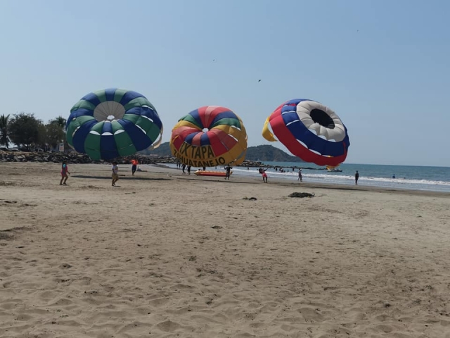 Actividad aérea en Playa Linda