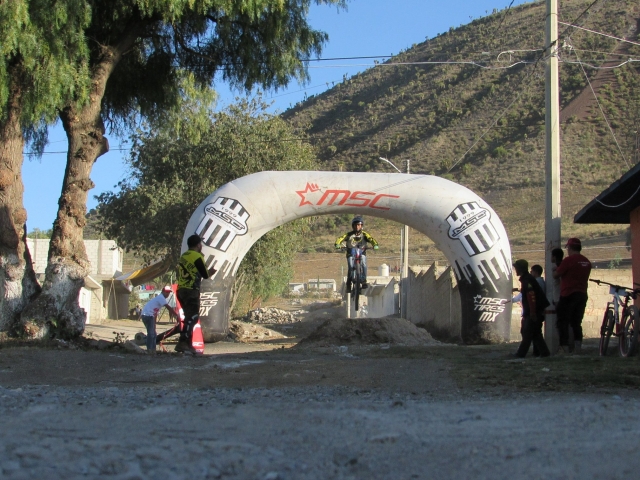Meta en carrera de ciclismo