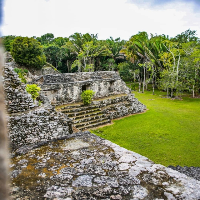 Vista hacia las pirámides