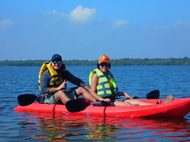 Remando en kayak