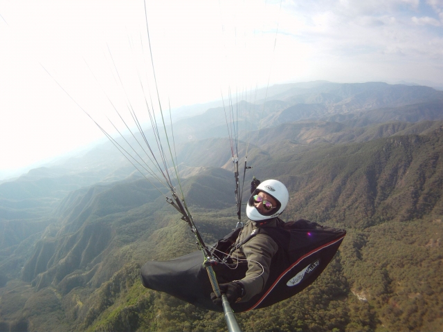 Volando en parapente