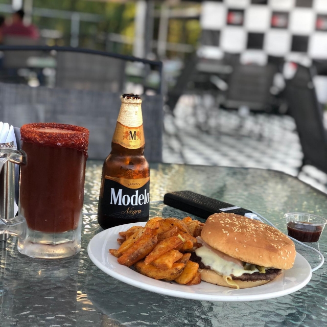 Restaurante y karts