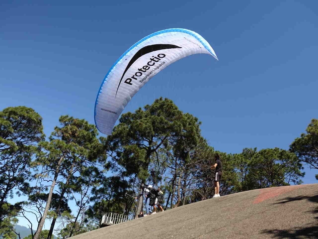 Despegando en parapente