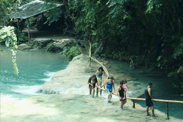 Caminando entre las cascadas