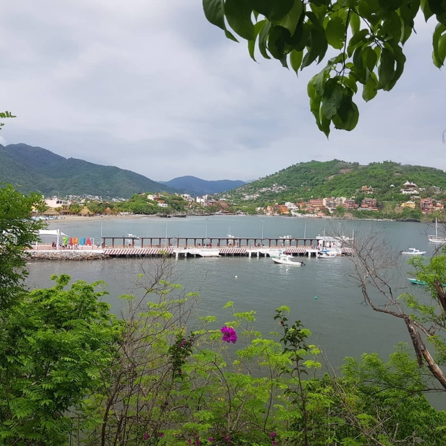 Bahía en el Pacífico