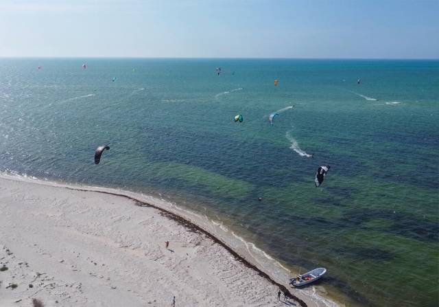 kitesurfing