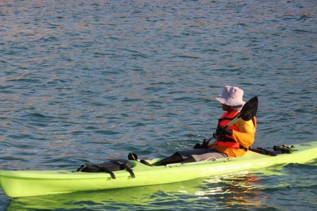 Disfrutando del paisaje en kayak