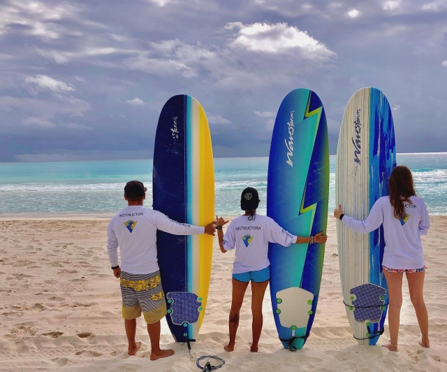 Instructoternera de surf