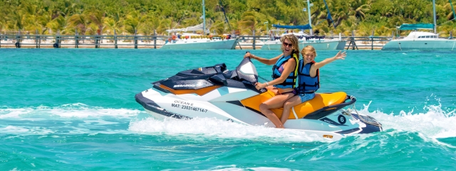 Adrenalina en familia en moto de agua