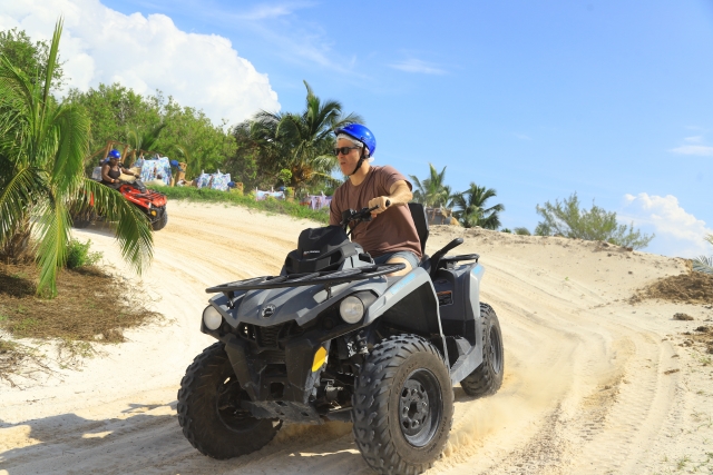 Visita guiada en ATV en la arena