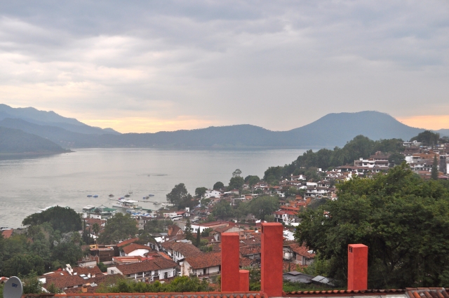 Mirador hacia el lago