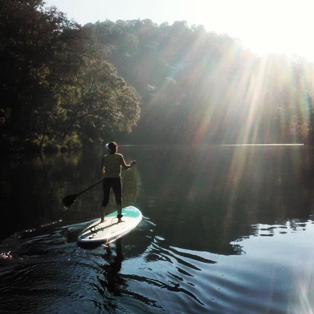 Stand up paddte en el lago
