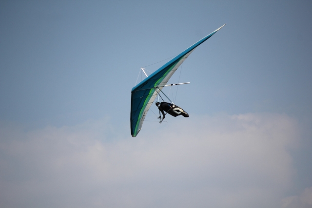 vuela de manera individual