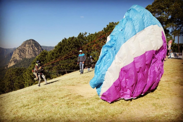 Elevando el parapente