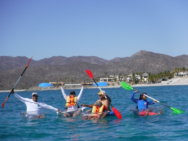 Familia en kayaks