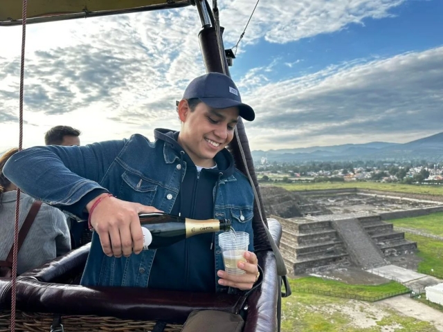 Brindando en globo aerostático