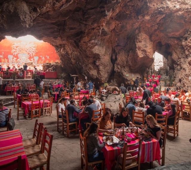 Desayunando en la cuevas